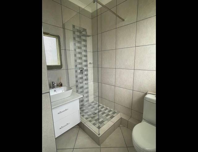 2 BEDROOM APARTMENT FOR SALE IN UMHLANGA ROCKS